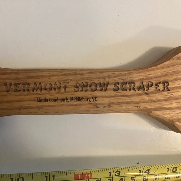 The Vermont Snow Scraper - Oak, 20.1" x 4" x 0.7" Windshield Cleaner - Picture 7 of 9
